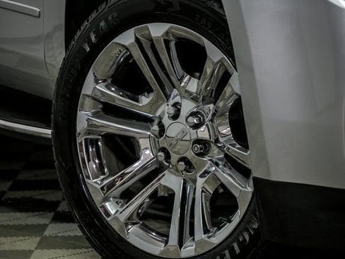 Used 2020 GMC Yukon SLT w/ Premium Edition image 3