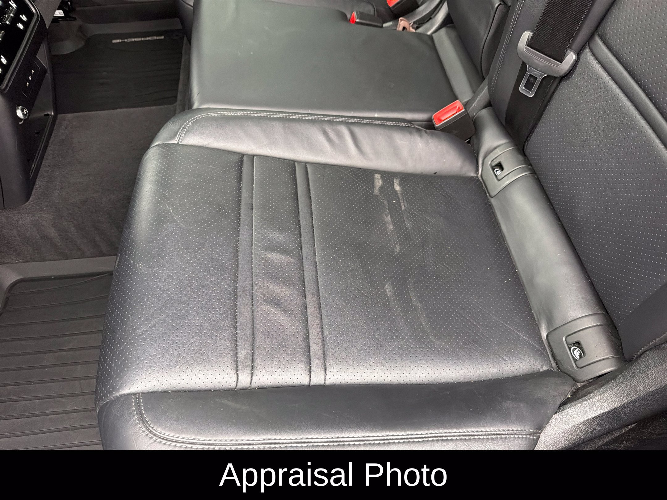Certified 2024 Porsche Cayenne Coupe AWD/4WD image 10