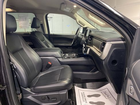 Used 2024 Ford Expedition Max XLT image 17