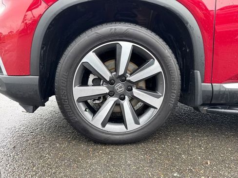 Used 2025 Honda Pilot Touring image 29