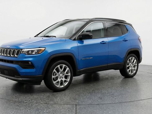 Used 2025 Jeep Compass Limited image 3