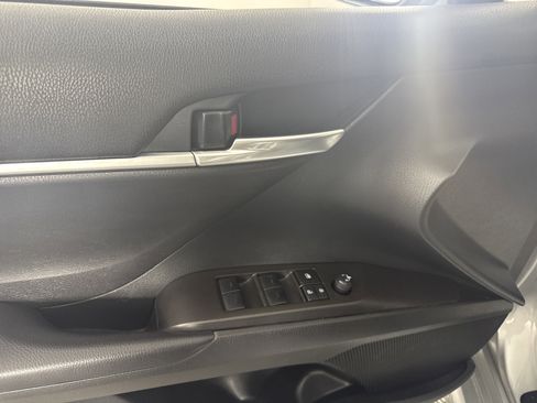 Used 2023 Toyota Camry SE FWD image 16