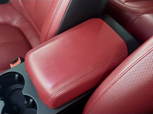 Used 2020 Porsche Macan S w/ Premium Package Plus image 18