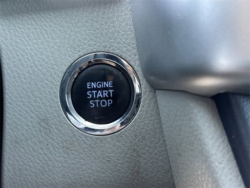 Used 2016 Toyota Highlander Limited image 34