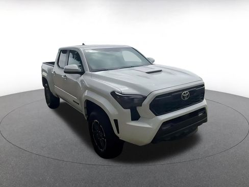 Used 2024 Toyota Tacoma TRD Sport image 3