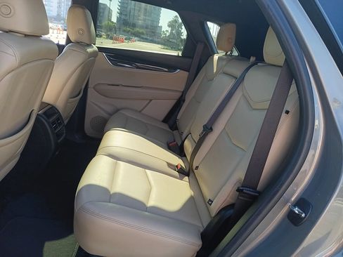 Used 2018 Cadillac XT5 FWD image 13