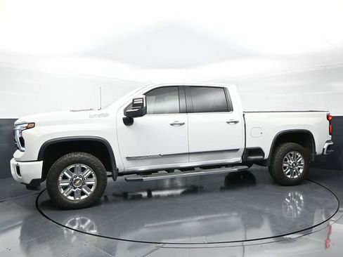 Used 2024 Chevrolet Silverado 2500 High Country w/ Z71 Off-Road Package AWD/4WD image 3
