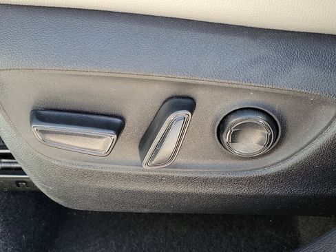 Used 2025 Toyota Grand Highlander AWD image 13