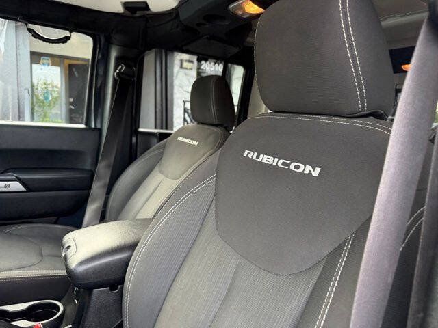 Used 2017 Jeep Wrangler Unlimited Rubicon w/ Max Tow Package AWD/4WD image 21