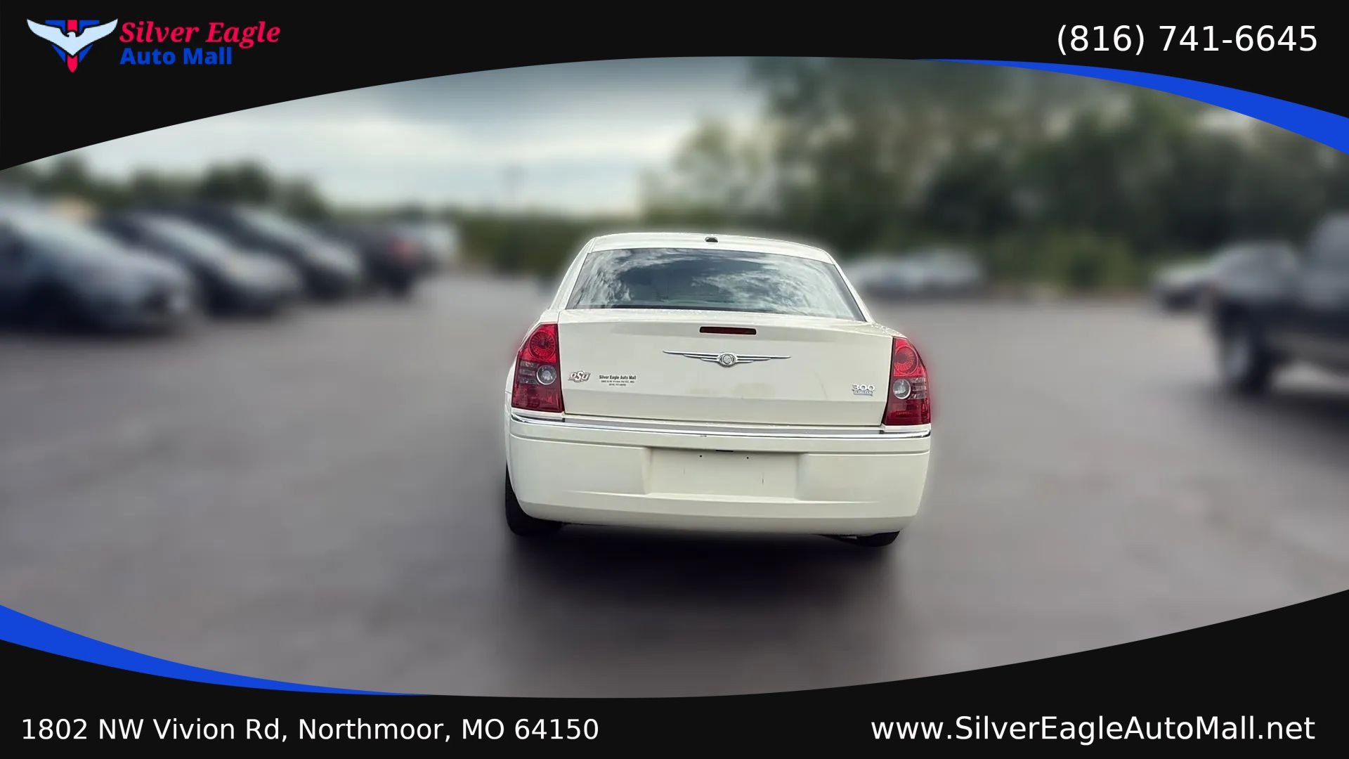 Used 2010 Chrysler 300 Limited RWD image 4