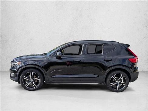 Used 2020 Volvo XC40 T4 R-Design w/ Protection Package Premier image 8