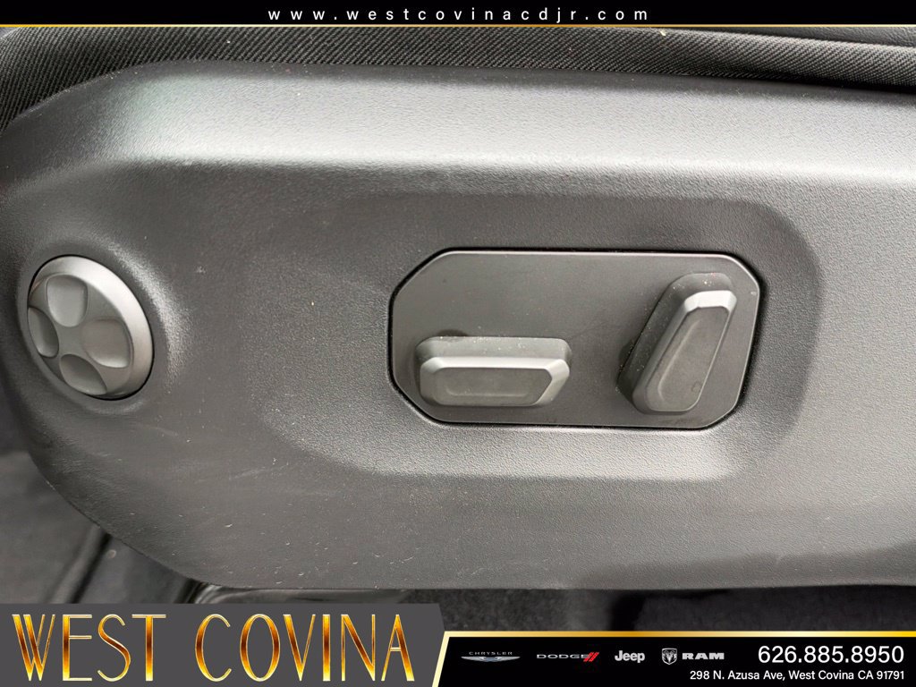 Used 2024 Jeep Wrangler Unlimited Rubicon AWD/4WD image 17