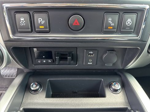 Used 2018 Nissan Titan PRO-4X w/ Pro-4x Convenience Package image 47