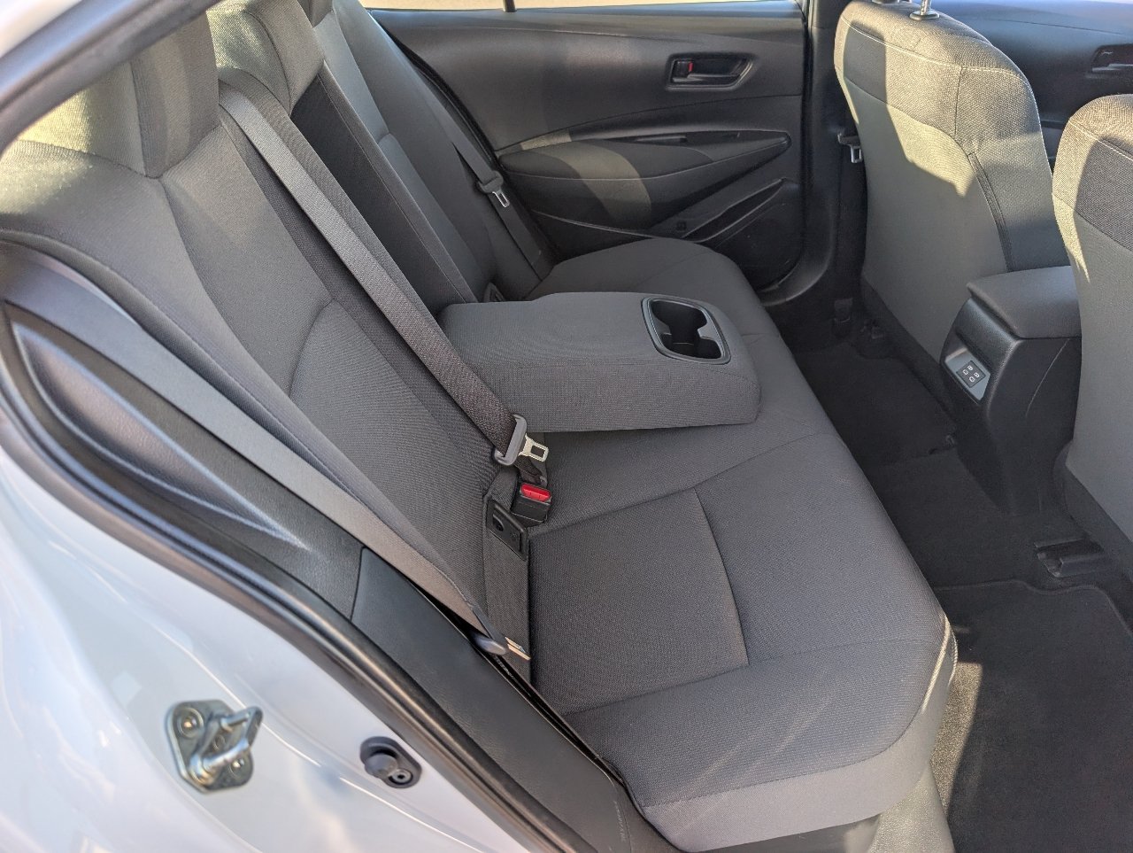 Used 2025 Toyota Corolla LE w/ Carpet Mat Package (TMS) FWD image 5