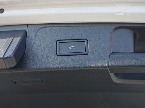 New 2026 Volkswagen Atlas Peak Edition image 7