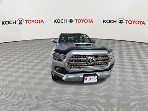 Used 2016 Toyota Tacoma TRD Sport image 13
