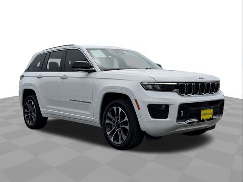 Used 2023 Jeep Grand Cherokee Overland w/ Luxury Tech Group IV RWD image 7