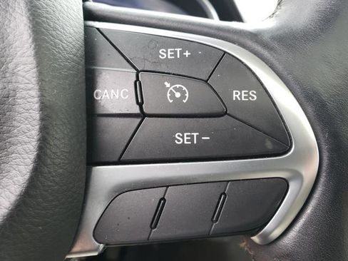 Used 2016 Chrysler 300 C w/ Harman/Kardon Audio Group image 25