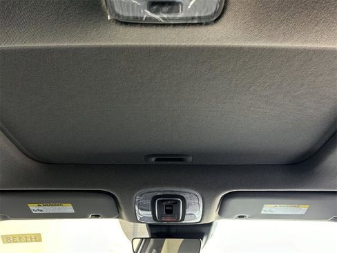 Used 2024 Hyundai Elantra SEL w/ Convenience Package image 3