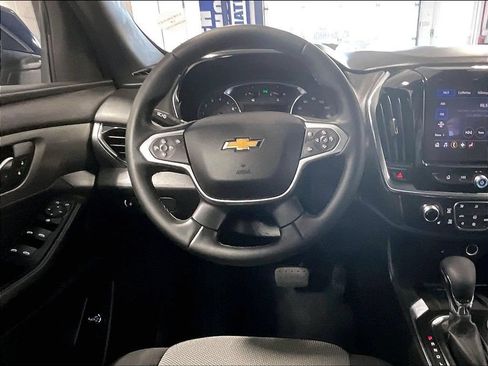 Used 2023 Chevrolet Traverse LT AWD/4WD image 18