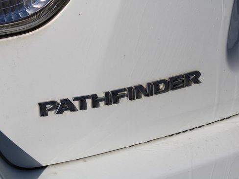 Used 2014 Nissan Pathfinder Platinum image 11