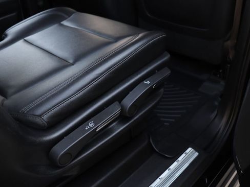 Used 2021 Cadillac Escalade ESV Luxury image 32