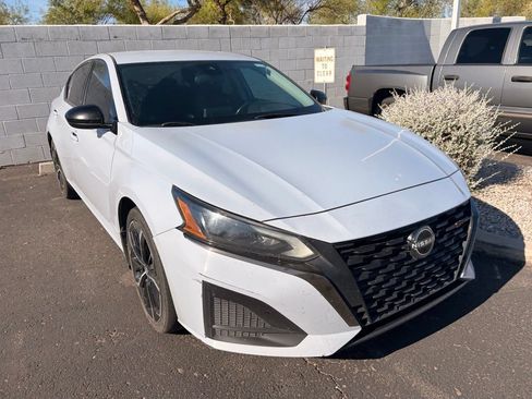 Used 2023 Nissan Altima 2.5 SR FWD image 4