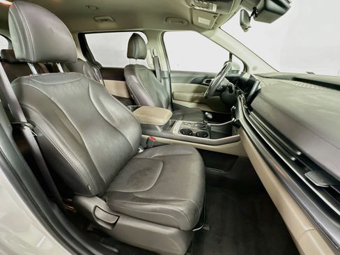 Used 2026 Kia Carnival FWD image 30