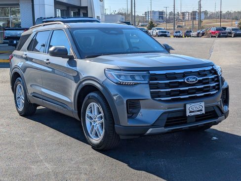 New 2026 Ford Explorer Active image 4