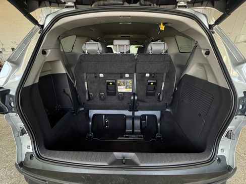 Used 2024 Toyota Sienna XLE FWD image 23