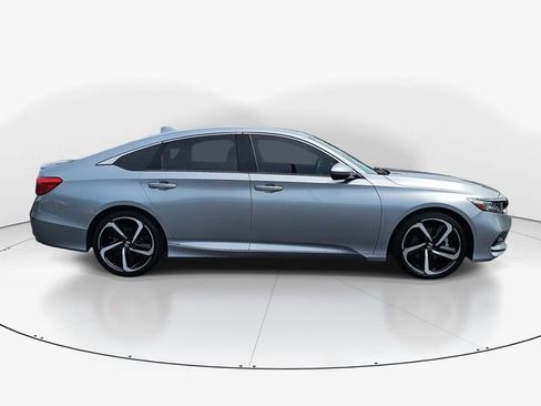 Used 2018 Honda Accord Sport image 2