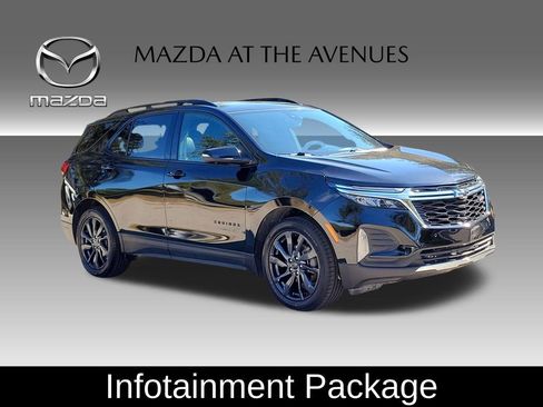 Used 2022 Chevrolet Equinox RS w/ RS Leather Package image 3