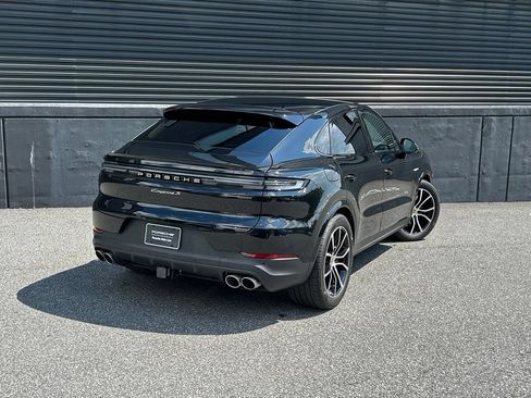 Certified 2025 Porsche Cayenne S AWD/4WD image 10