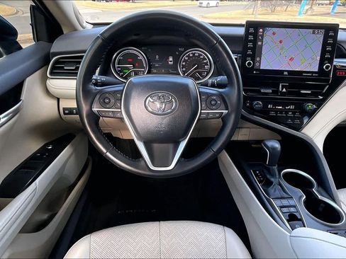 Used 2024 Toyota Camry XLE image 5