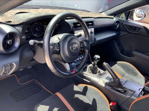 Used 2025 Toyota GR86 Hakone Edition RWD image 2