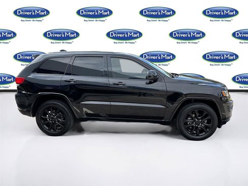 Used 2020 Jeep Grand Cherokee Altitude image 9