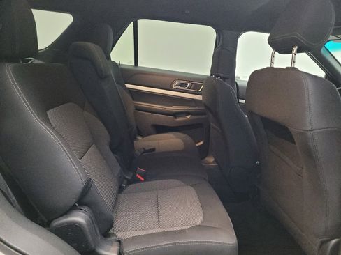 Used 2016 Ford Explorer XLT w/ Equipment Group 201A FWD image 19