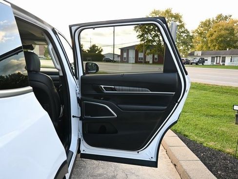 Used 2025 Kia Telluride SX image 20
