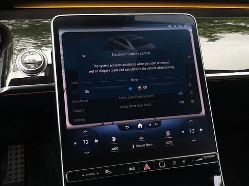 Used 2022 Mercedes-Benz S 580 4MATIC Sedan w/ AMG Line Package image 52