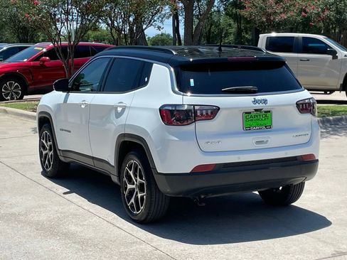 Used 2025 Jeep Compass Limited AWD/4WD image 4