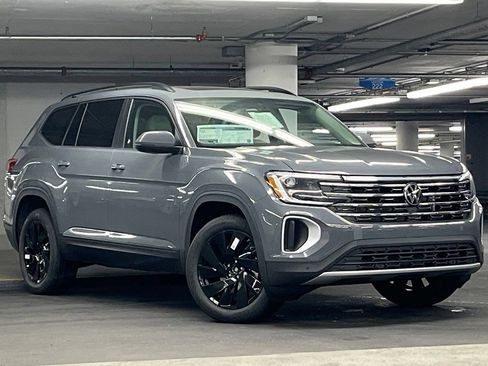 New 2026 Volkswagen Atlas SE AWD/4WD image 2