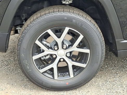 New 2025 Jeep Grand Cherokee Limited w/ Luxury Tech Group II image 6