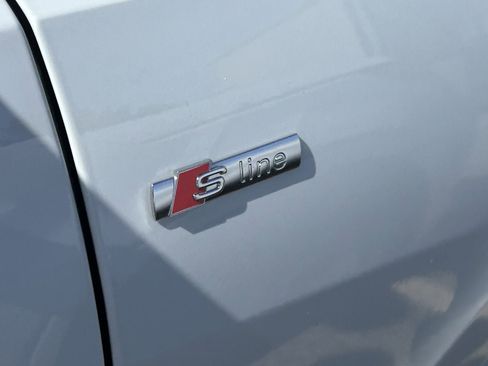 Used 2021 Audi Q8 Premium Plus AWD/4WD image 7
