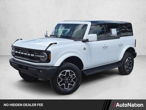 Used 2025 Ford Bronco Outer Banks AWD/4WD image 1
