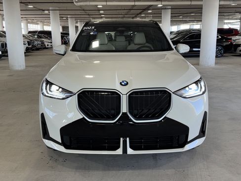 Used 2025 BMW X3 xDrive30i w/ M Sport Package image 3