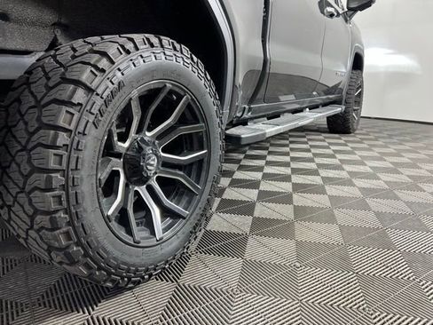 Used 2022 GMC Sierra 1500 Denali w/ Technology Package AWD/4WD image 5