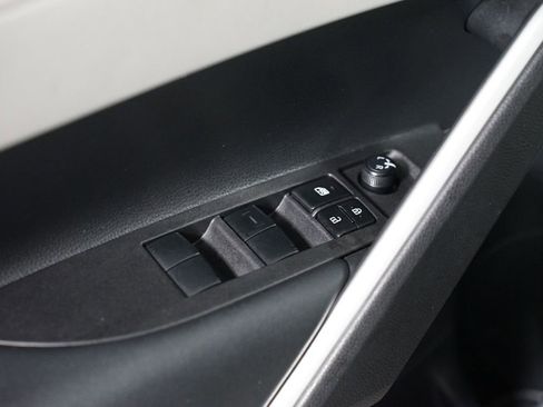 Certified 2025 Toyota Corolla Cross L image 29