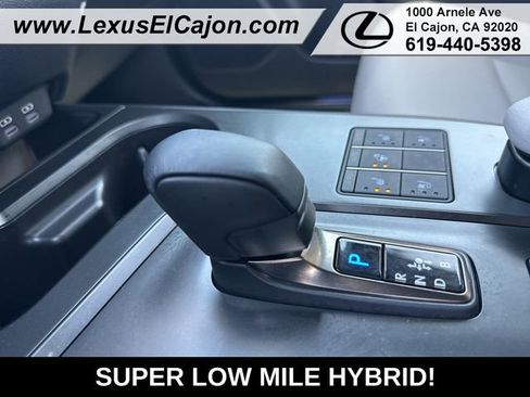 Used 2025 Lexus UX 300h AWD w/ Accessory Package (Z2) image 32