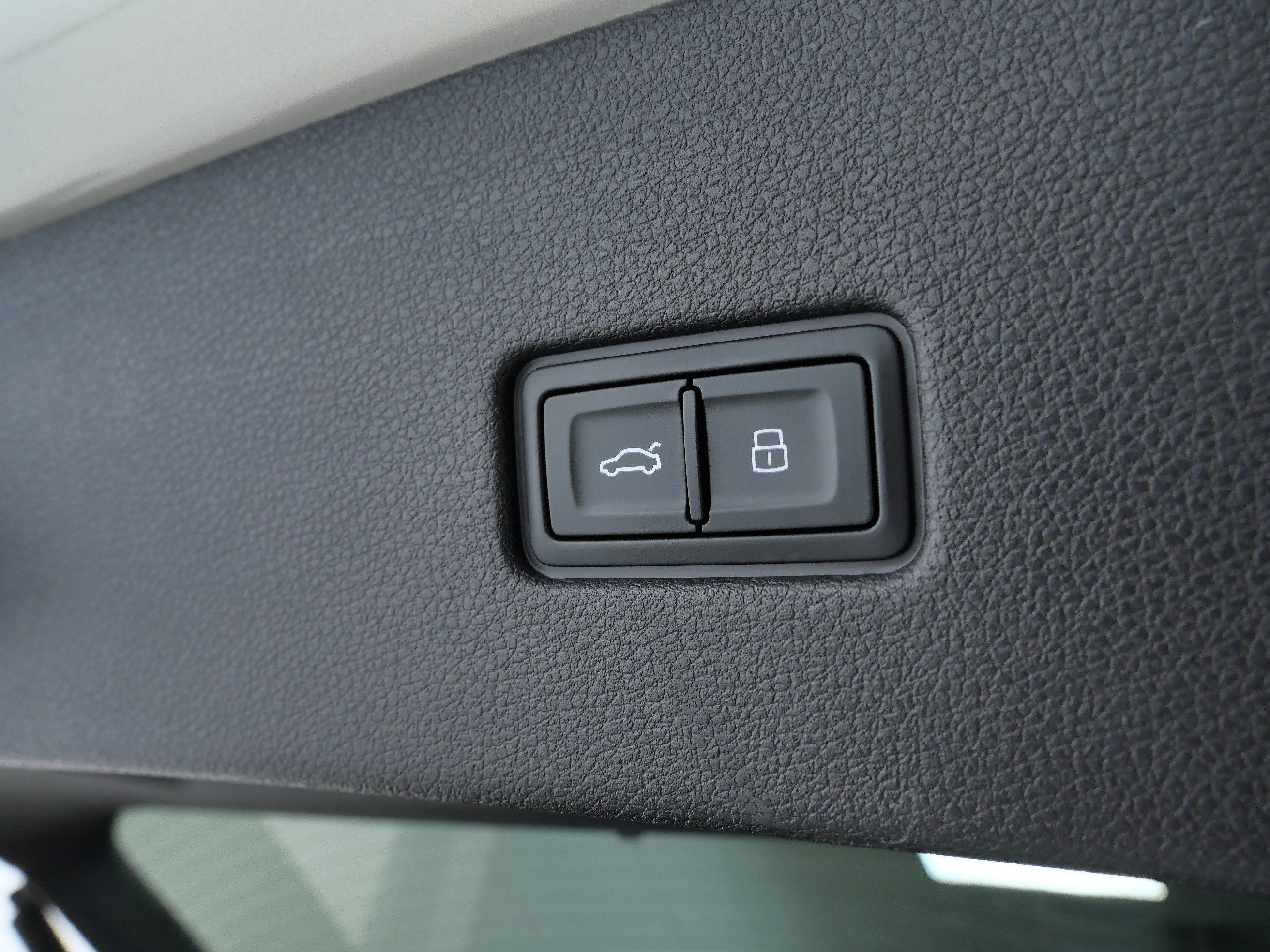 Used 2023 Audi Q8 Premium Plus w/ Premium Plus Package AWD/4WD image 8
