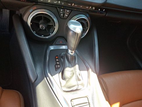 Used 2021 Chevrolet Camaro LT w/ Technology Package RWD image 14